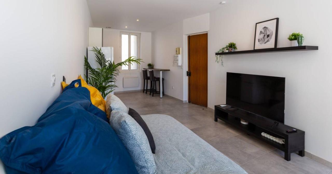 MaxBnb - CLIMATISÉ - Grand Studio 37m2&terrasse 30m2 - Est Tolone Esterno foto